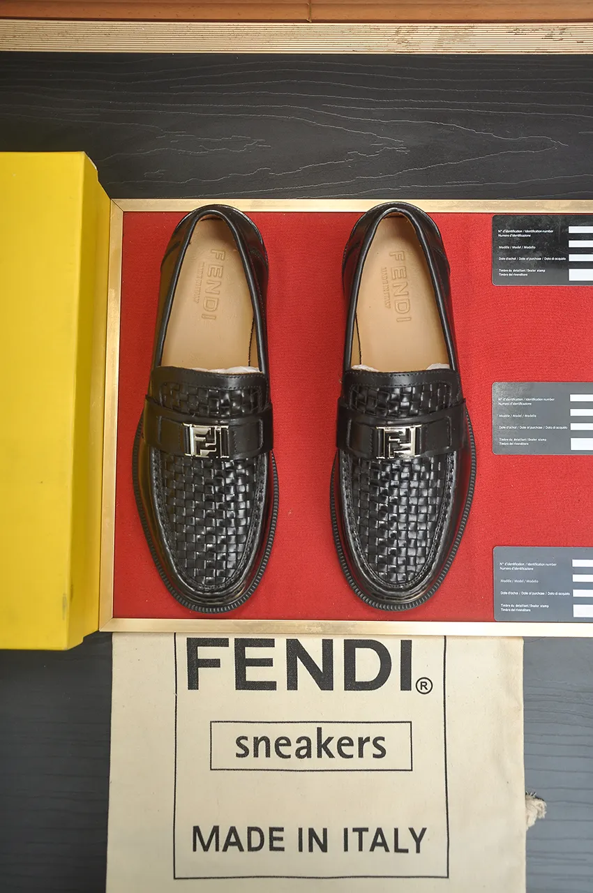 Men's shoes 💰500💶 [FENDI] The latest high-end men's shoes in Hong Kong! Original quality. The upper is made of imported cowhide material and cowhide lining! Super comfortable on the foot, original wear-resistant outsole, luxurious, fashionable, casual and versatile! Size: 38-45 (45 customized)